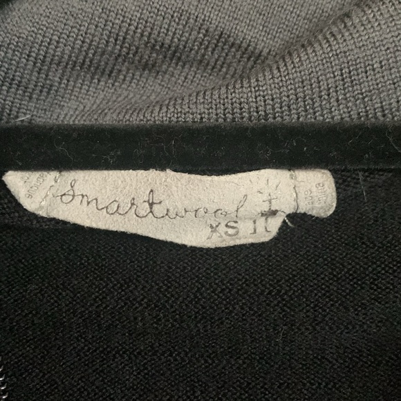 Woman’s Black Smartwool 100% Merino Wool Long Sleeved Full Zip Up Jacket - Picture 2 of 10